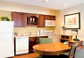 Hotel By Marriott Salem Area 3*