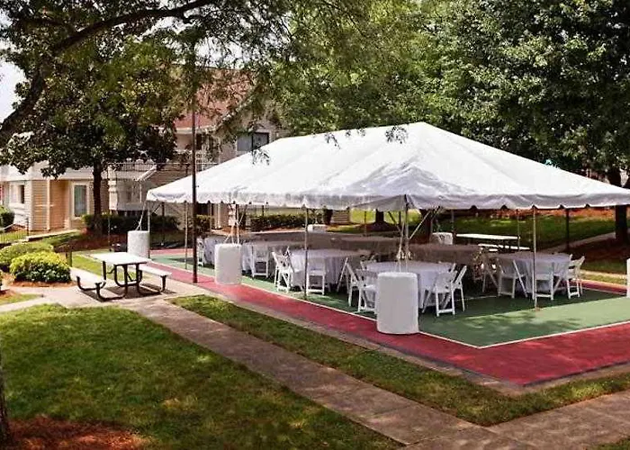 By Marriott Salem Area 3* Winston-Salem
