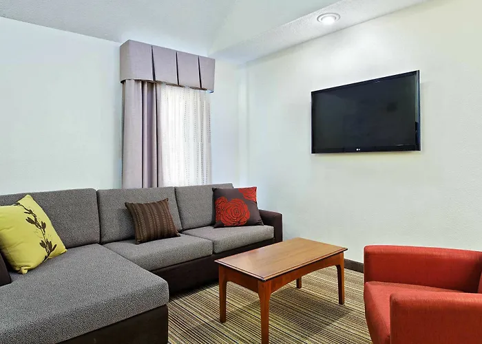 Hotel By Marriott Salem Area 3*