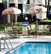 By Marriott Salem Area 3*